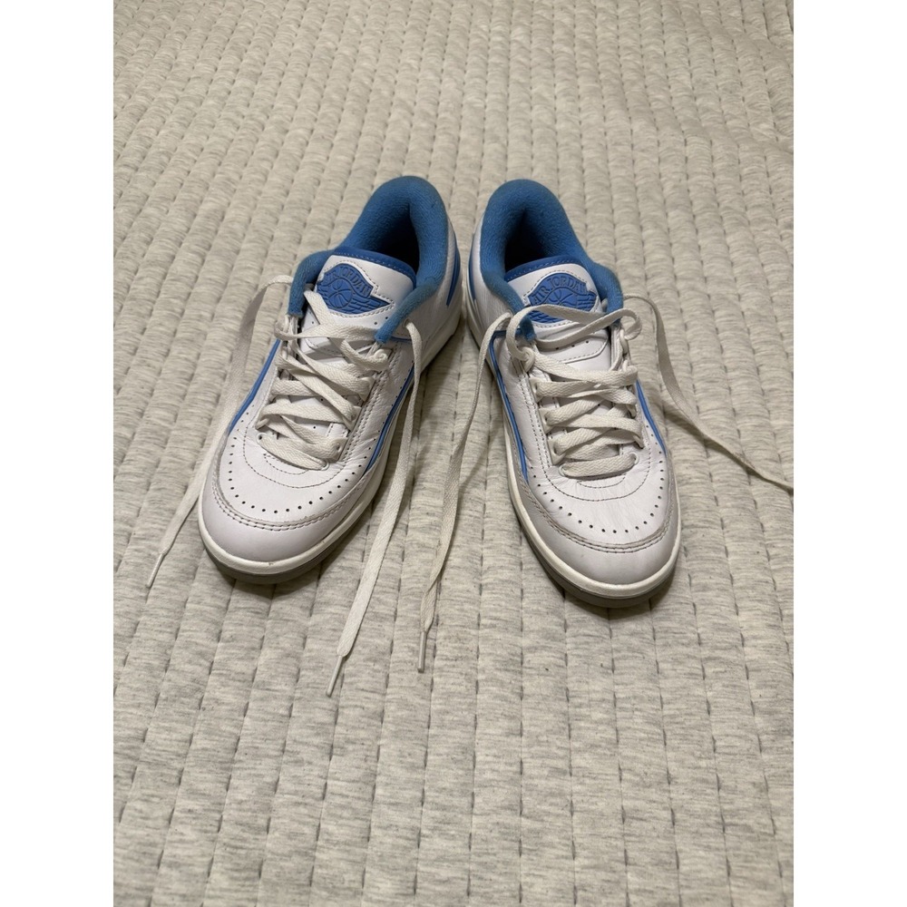 Nike Air Jordan 2 Retro Low Shoes Boys 5.5Y UNC White Lifestyle Sneakers - Picture 3 of 7